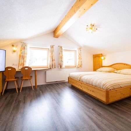Апартаменты Haus Rosmarie Санкт-Антон-ам-Арльберг Экстерьер фото