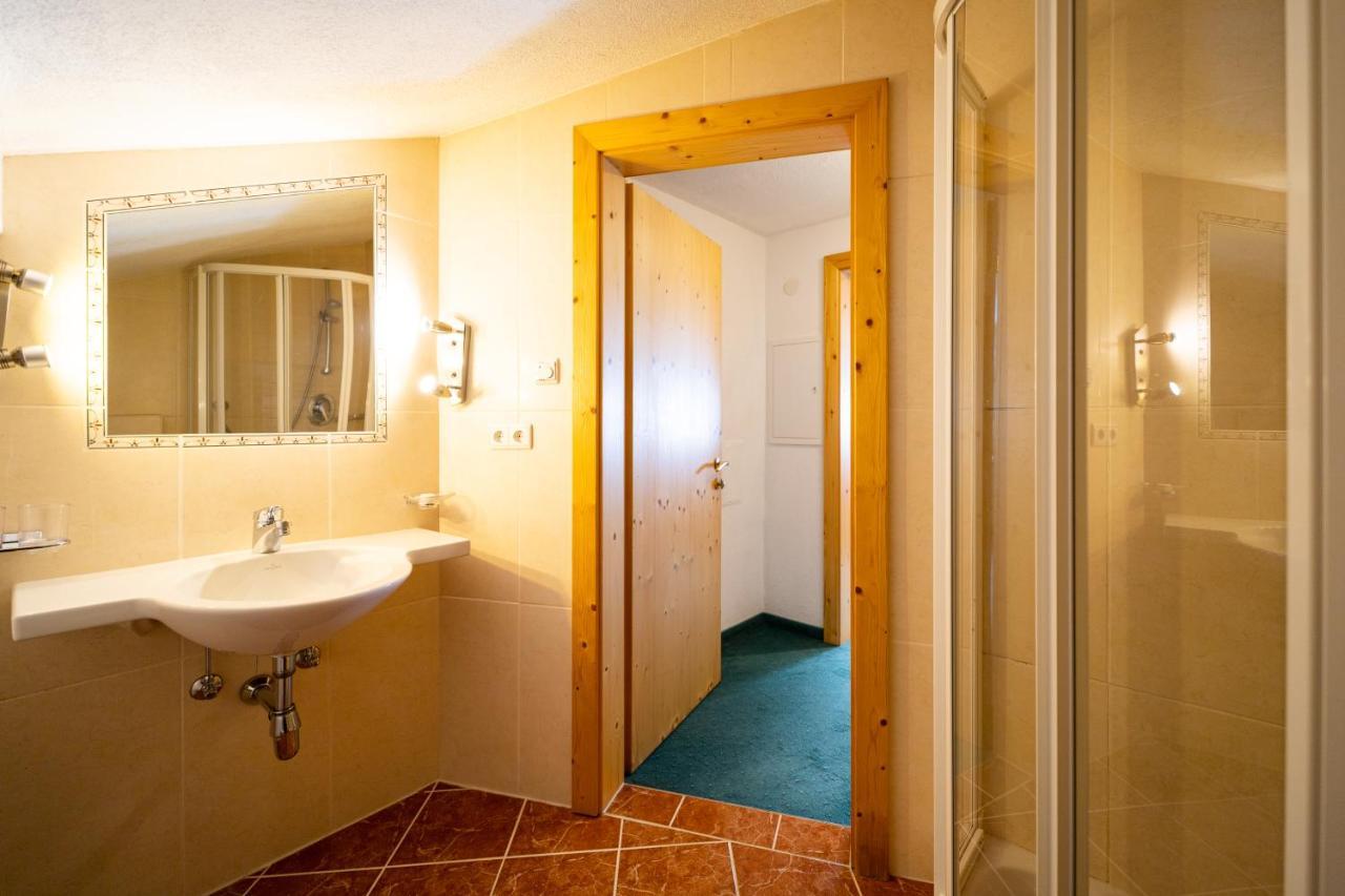 Апартаменты Haus Rosmarie Санкт-Антон-ам-Арльберг Экстерьер фото